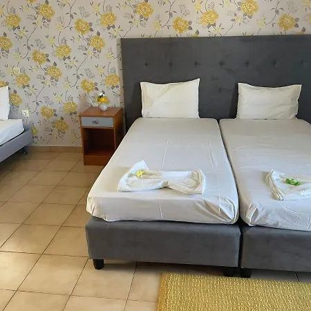 Aparthotel Sea View 3*