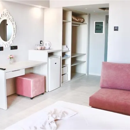 Aparthotel Sea View 3*